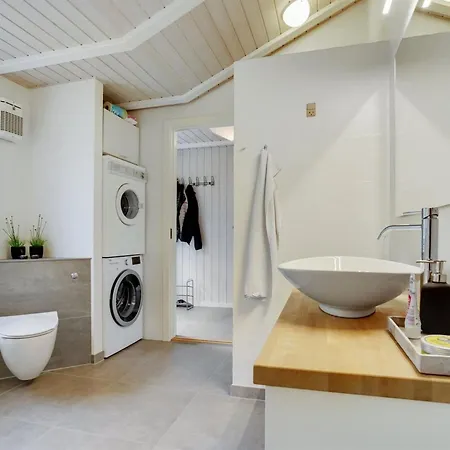 Dom wakacyjny Rietrikki - 2-4km From The Sea By Interhome Blåvand